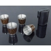 Zestaw 4 Małych Kieliszków Metalowych Pokrytych Skórą 30 ml w Etui