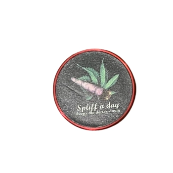 Czerwony Grinder Crusher Młynek do Tytoniu Suszu CBD  ''Spliff a day''