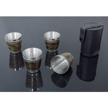 Metalowe Kieliszki Turystyczne Wyjazdowe Pokryte Skórą 30 ml - Zestaw 4 szt