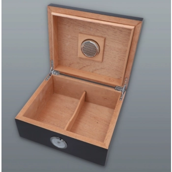 Ekskluzywny Humidor Z Akcesoriami Do Cygar Z Drewna Cedrowego