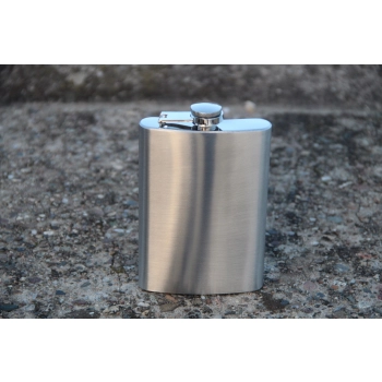 Elegancka Piersiówka Stalowa 270ml w Srebrnym Wykończeniu