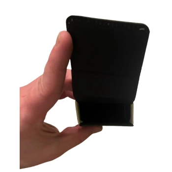 Fioletowe Pudełko Etui na Paczkę Papierosów z Liściem Marychy na Żółtym