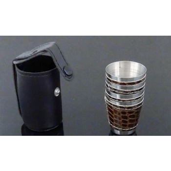 Zestaw 4 Małych Kieliszków Metalowych Pokrytych Skórą 30 ml w Etui
