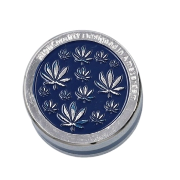 Młynek do Tytoniu Ziół Suszu Grinder Srebrno-Niebieski z Listkami Marihuany