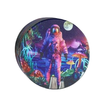 Kolorowy Młynek do Tytoniu Astronauta na Tle Jeziora i Pełni Księżyca